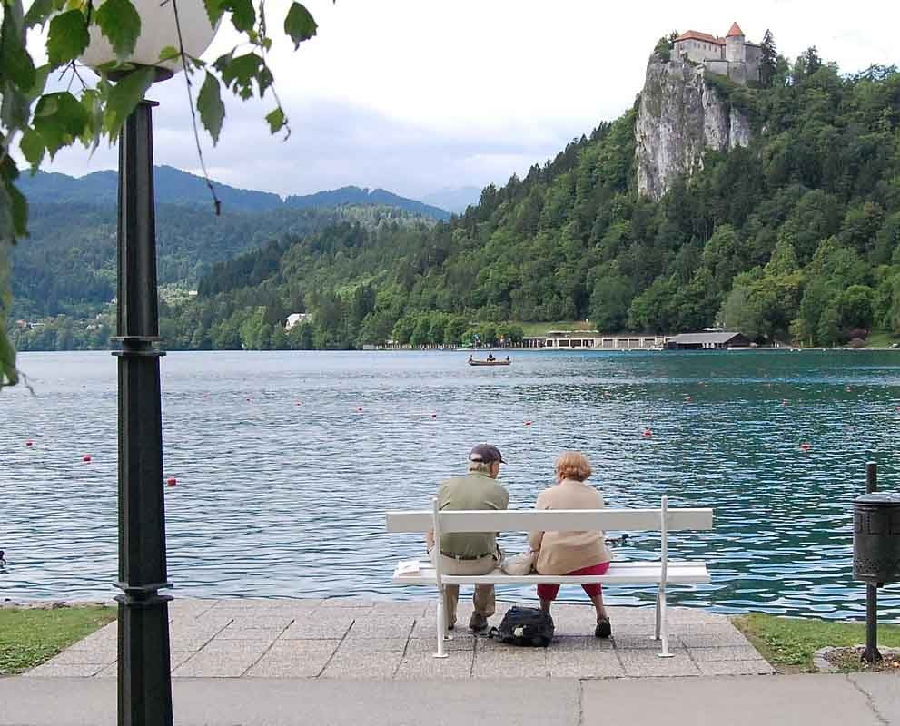 Free Spirit content and SEO case study image showing an elderly couple sitting on a bench